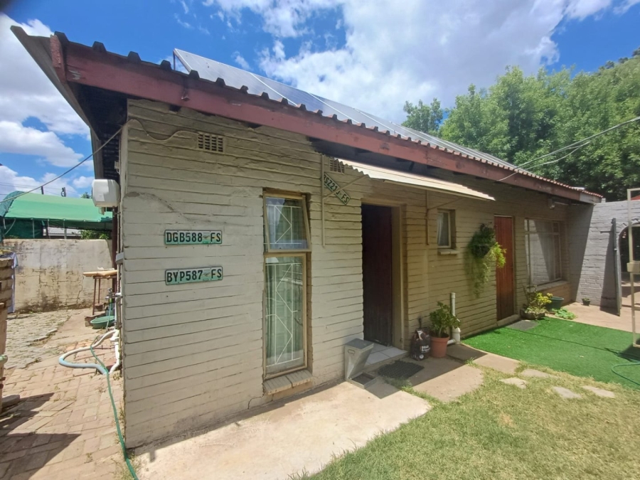5 Bedroom Property for Sale in Wilkoppies North West